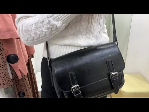 ❤️ Публичная мастурбация молоденькой сучки ФералБерри с дилдо в примерочной ️❌ Качественное порно на нашем сайте ️