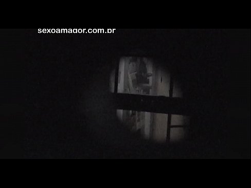 ❤️ Блондинку тайно снимает на видео соседский вуайерист, спрятанный за полыми кирпичами ️❌ Качественное порно на нашем сайте ️