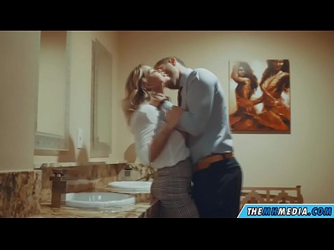 ❤️ когда грудастая блондинка соблазняет тебя в общественном туалете ️❌ Качественное порно на нашем сайте ️